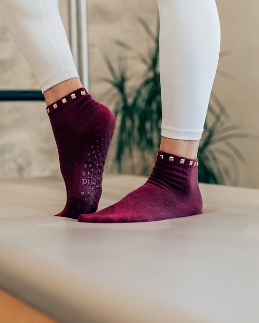 Maroon Studded Ankle Grip Sock